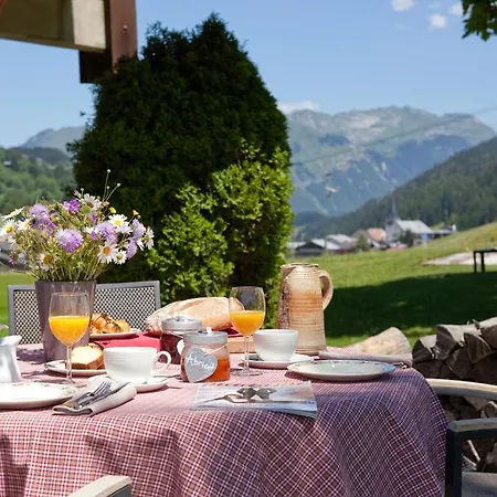 Crychar Hotel 4*